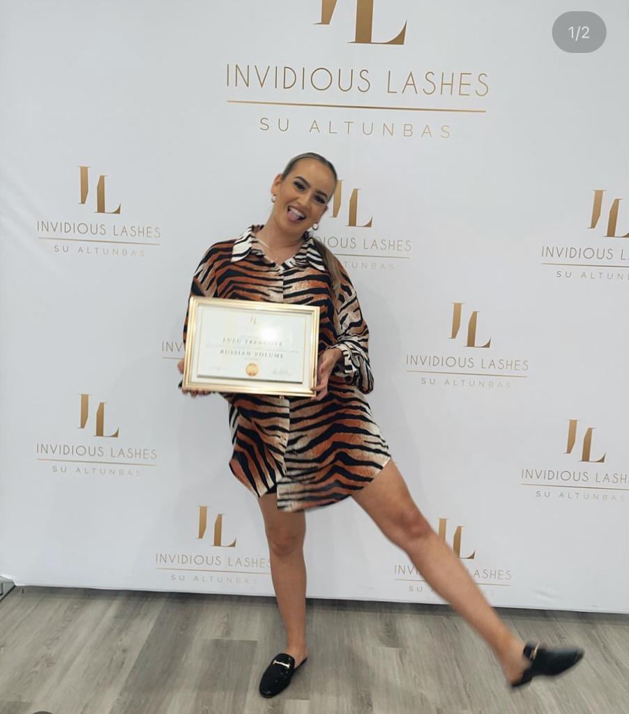 In-person Classic & Hybrid Eyelash Extension Course (2 in 1) - Invidious Lashes